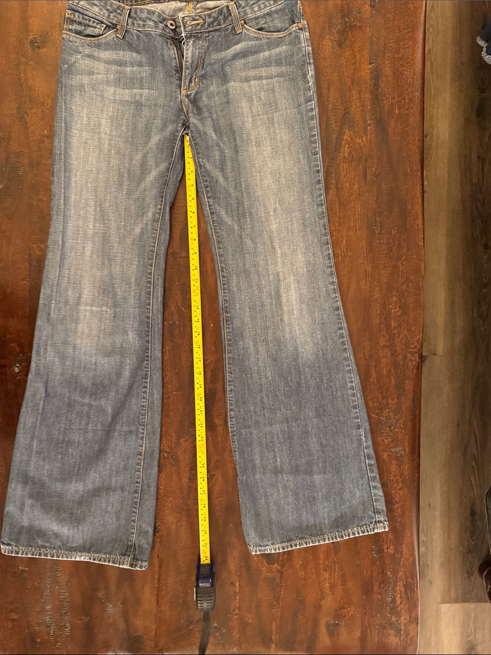 Women’s Light Wash Flared Jeans - Classic Denim Chip & Pepper brand.  Size 30